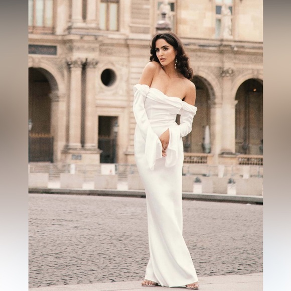 Meshki GISELLE Off Shoulder Cowl Neck Maxi Dress - White NWT - Picture 1 of 5